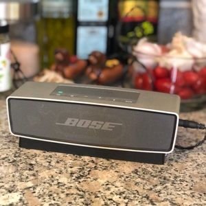 Bose Soundlink Mini Bluetooth Speaker Silver -Gently Used